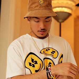 Hot Topic Brown Smiley Face Bucket Hat